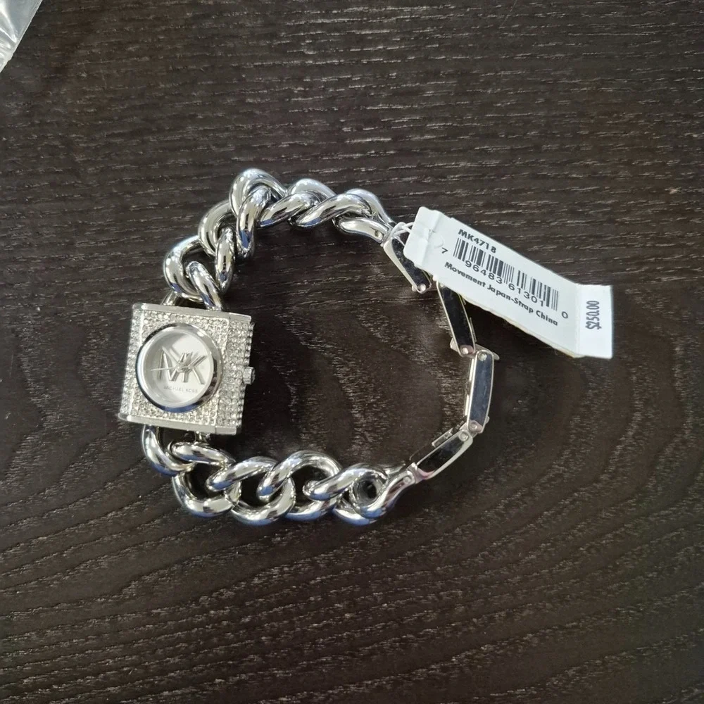 Michael Kors MK4718 Mk Chain Lock White Dial 25 mm Women's Watch New - Picture 6 of 7